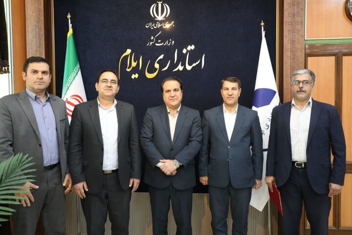 خانواده‌های شهدا ستون‌های اقتدار ایران هستند