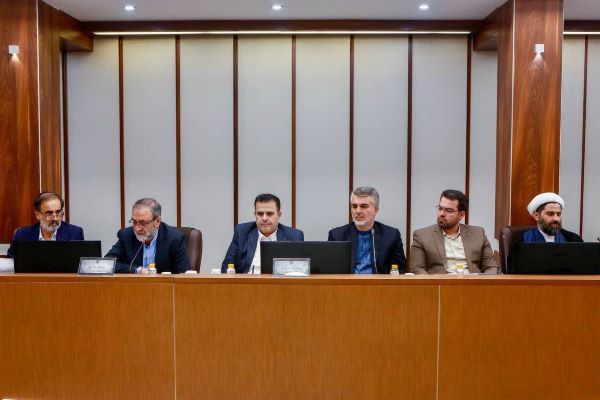 ظرفیتهای قرآنی به کمک تابآوری اجتماعی پایدار میآیند/استعدادیابی و نهجالبلاغه در اولویت کمیسیون توسعه فعالیتهای قرآنی