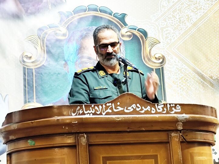 رمز عاقبت‌بخیری شهدا، پیوند قلبی با ولایت بود/ دشمن به‌دنبال جنگ رسانه‌ای و ایجاد شکاف اجتماعی است
