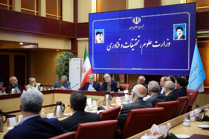 دانشگاه‌ها به نهادی برای توسعه و حل مسائل کشور تبدیل شوند