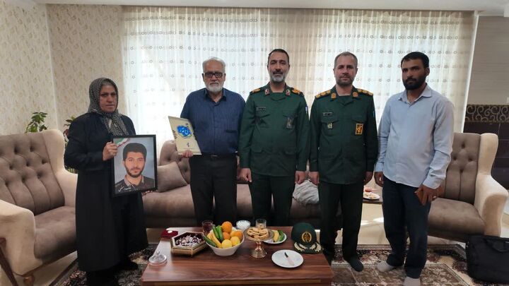 فرهنگ ایثار و شهادت، سدّی مستحکم در برابر توطئه‌های دشمن است