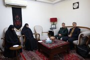 دیدار معاون هماهنگ‌کننده نیروی زمینی سپاه با خانواده شهید ابراهیم‌زاد