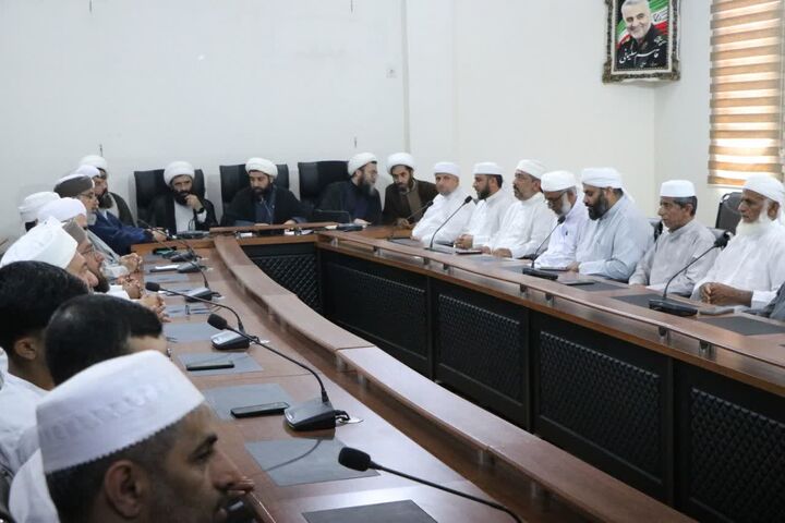 نشست نماینده ویژه رهبر معظم انقلاب با علمای اهل سنت هرمزگان