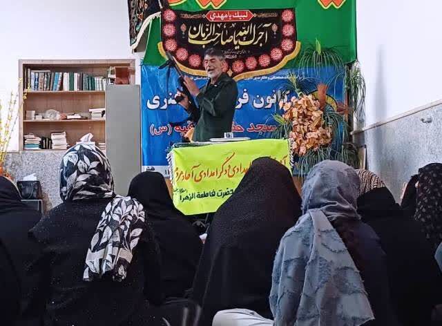 فراتر از خانه‌داری؛ بانوان مسجدی اقلید، مقتدر و آماده در کلاس‌های سلاح و امداد و نجات