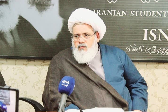 تعادل میان جمهوریت و اسلامیت رمز ماندگاری انقلاب اسلامی است