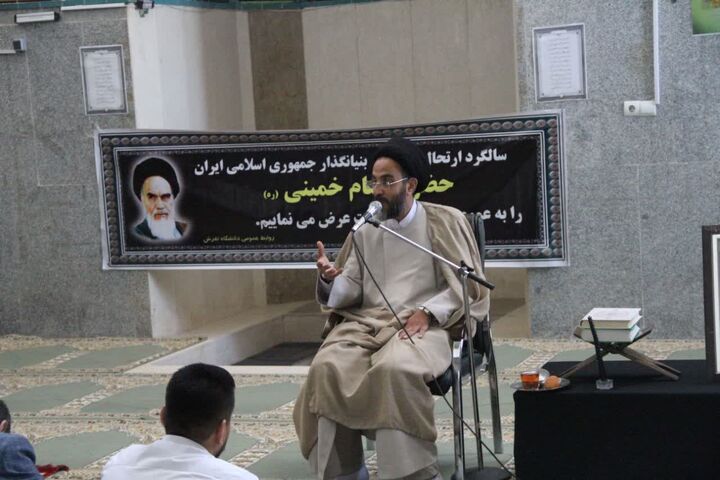 نهضت تاریخ‌ساز امام خمینی(ره) از آغاز تاکنون، برگرفته از سرچشمه زلال ولایت مولای متقیان حضرت علی(ع) و ائمه هدی(ع) است