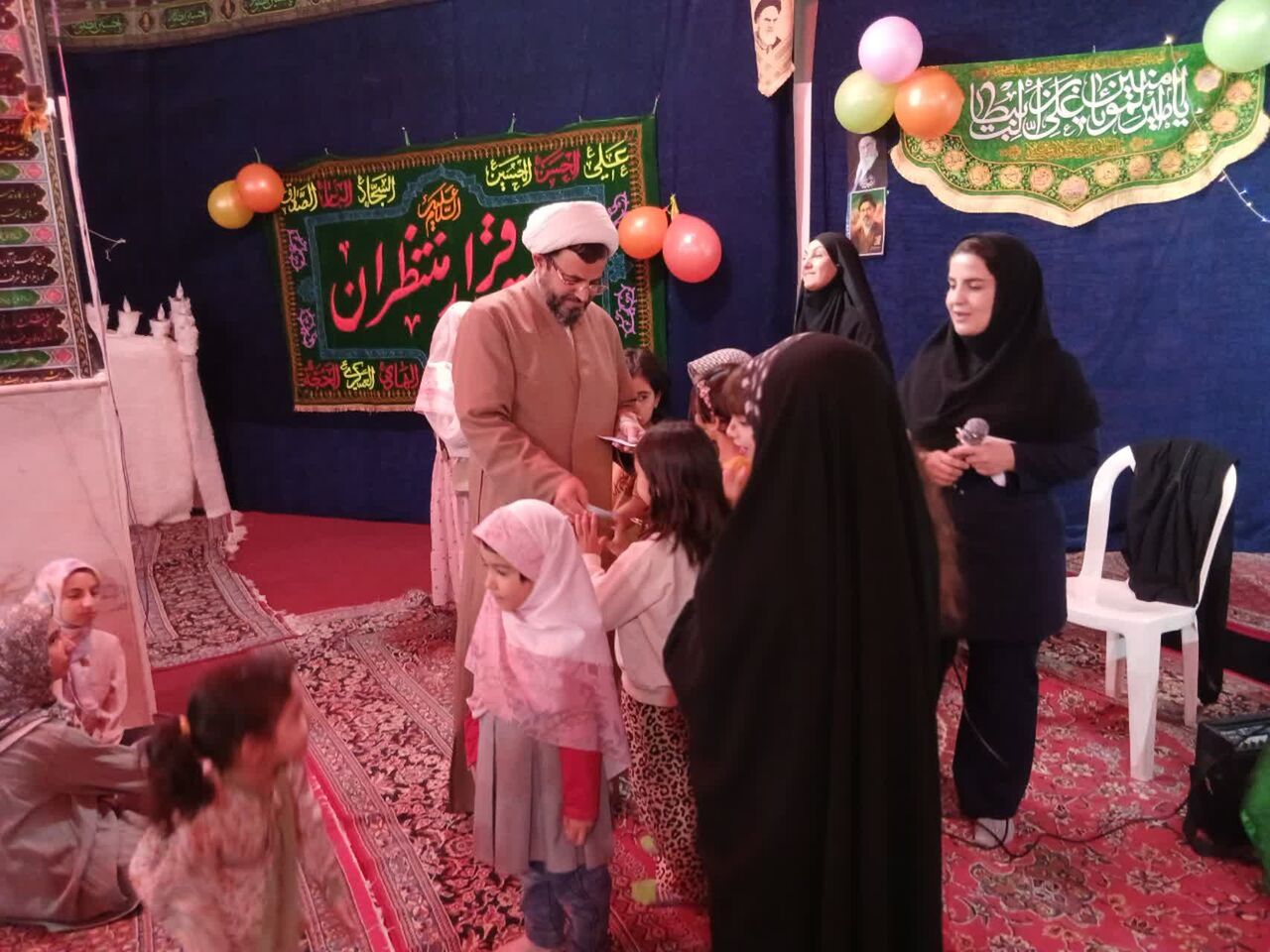 جشن ولادت امام هادی(ع) و عید غدیر؛ پیوند نسلها در آیین «دورهمی مادر و دختری» مسجدالنبی(ص) اراک