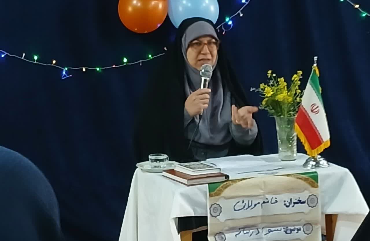 جشن ولادت امام هادی(ع) و عید غدیر؛ پیوند نسلها در آیین «دورهمی مادر و دختری» مسجدالنبی(ص) اراک