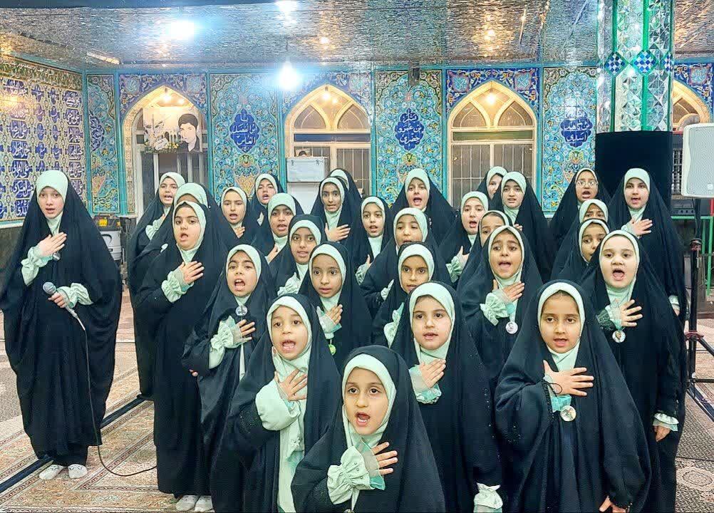طنین کلام وحی در بادرود؛ محفل انس با قرآن کریم در دهه امامت و ولایت برگزار شد