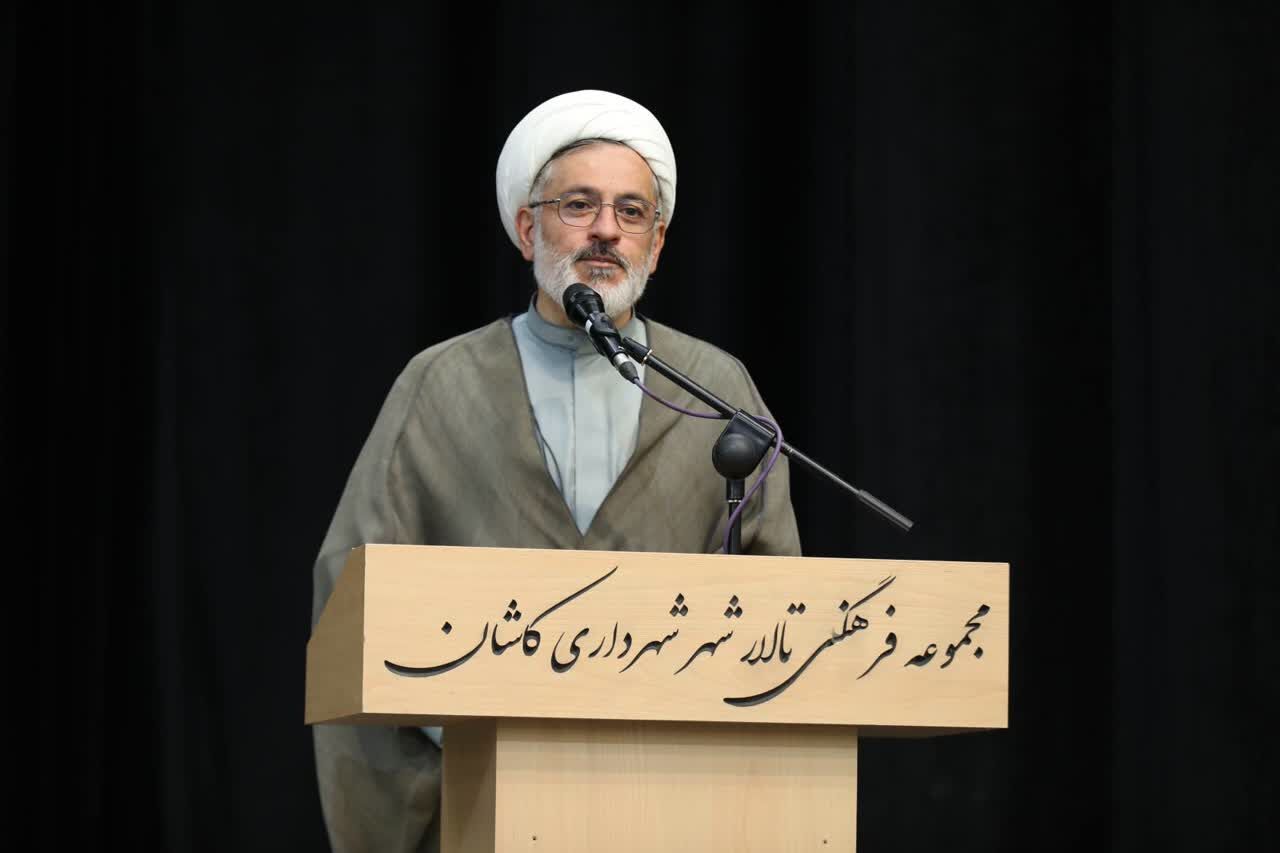 تربیت نسل جدید ستایشگران اهل‌بیت(ع) در کاشان؛ مدرسه مداحی با جذب ۲۹۷ استعداد آغاز به کار کرد