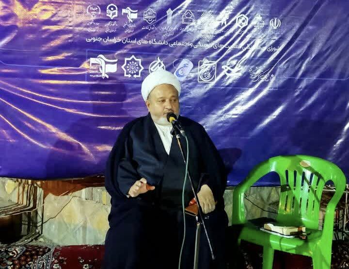 تمسک به ولایت اهلبیت(ع) عامل رشد معنوی و مصونیت از انحراف است