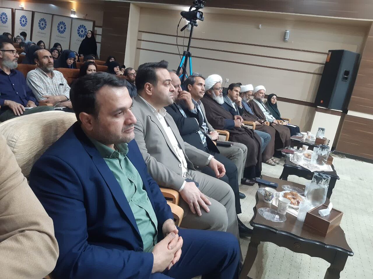 کتاب در نگاه امام خمینی(ره) ابزار انسانسازی و تحول تاریخ بود