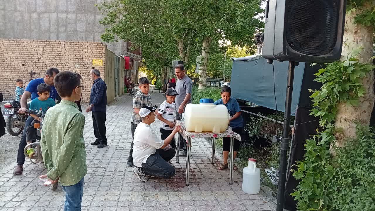 حضور آگاهانه نسل مسجدی در عید غدیر؛ میزبانی «نسل ظهور» در ایستگاه صلواتی بقیه‌الله زاغرم