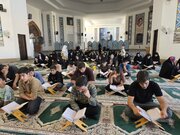 محفل انس با قرآن در جوار بقعه احمد بن اسحاق(ره) سرپل‌ذهاب برگزار شد