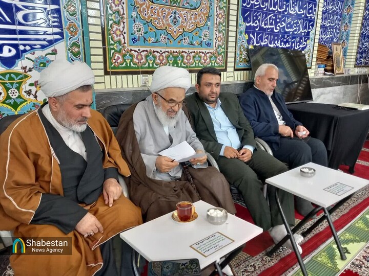 معیار عزت مسلمانان، ایستادن در جبهه حق است