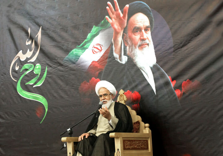 امام خمینی (ره)؛ احیاگر اسلام ناب محمدی