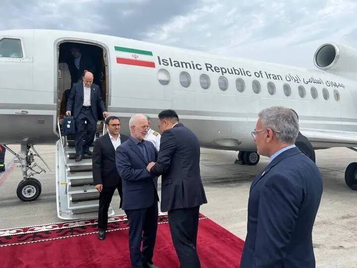 وزیر کشور با استقبال همتای قرقیزستانی خود وارد بیشکک شد