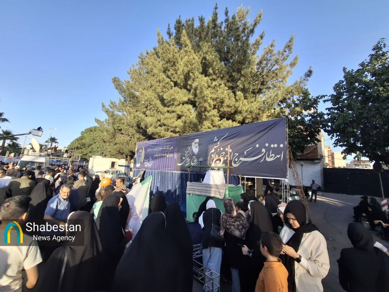 یادمان امام کبیر و امام شهید در میهمانی کیلومتری غدیر کرمان