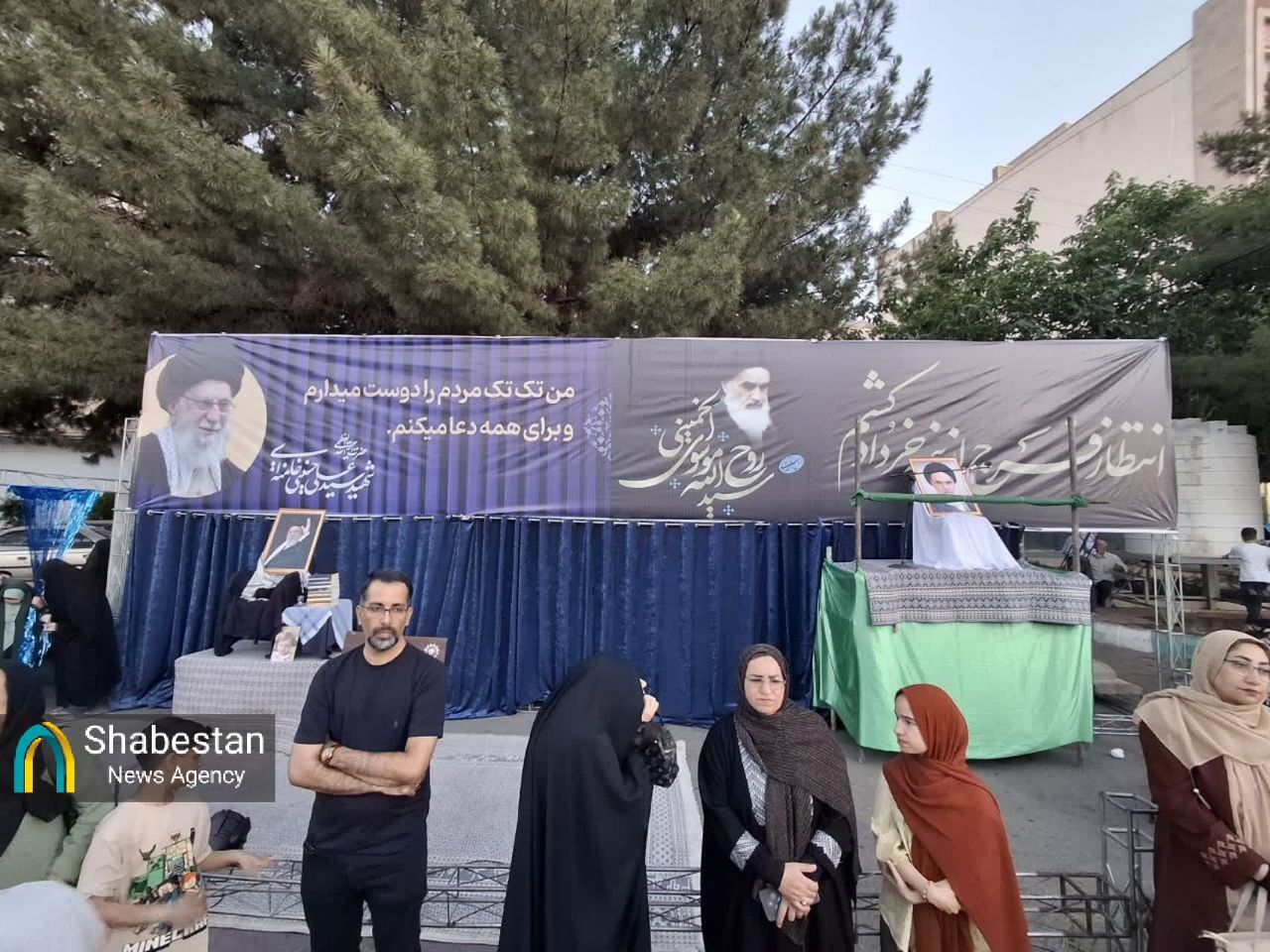 یادمان امام کبیر و امام شهید در میهمانی کیلومتری غدیر کرمان