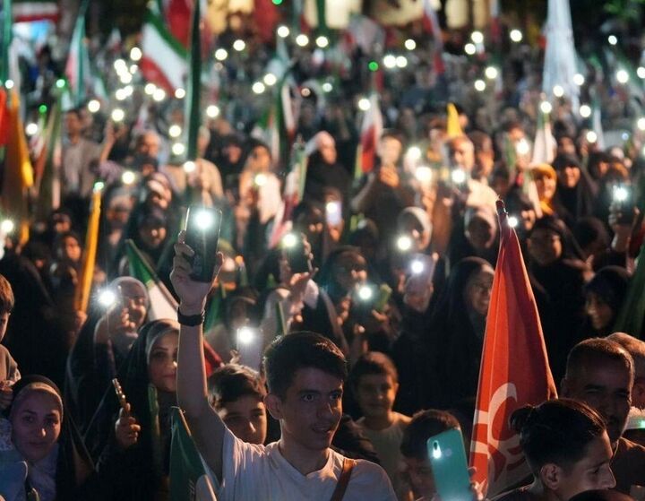 طنین علوی امت مبعوث شده به یاد رهبر شهید و مجاهدان جبهه حق