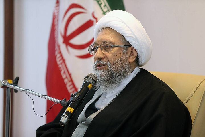 آیت الله آملی لاریجانی: تهران فصل تازه‌ای از سیاست دفاعی خود را گشود