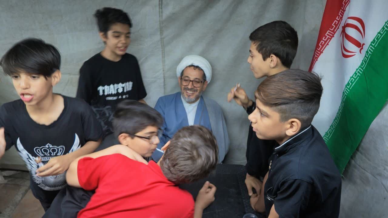 «نحن منتقمون»؛ تجلی وحدت مردمی و میدان‌داری فرهنگی حوزه علمیه کرمانشاه
