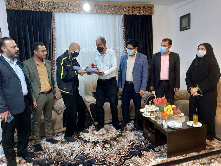 «گل سرسبد» ویژه‌برنامه تقدیر انجمن کارفرمایی مطبوعات هرمزگان از روابط‌عمومی‌ها؛ دیدار با نعمت روزپیکر