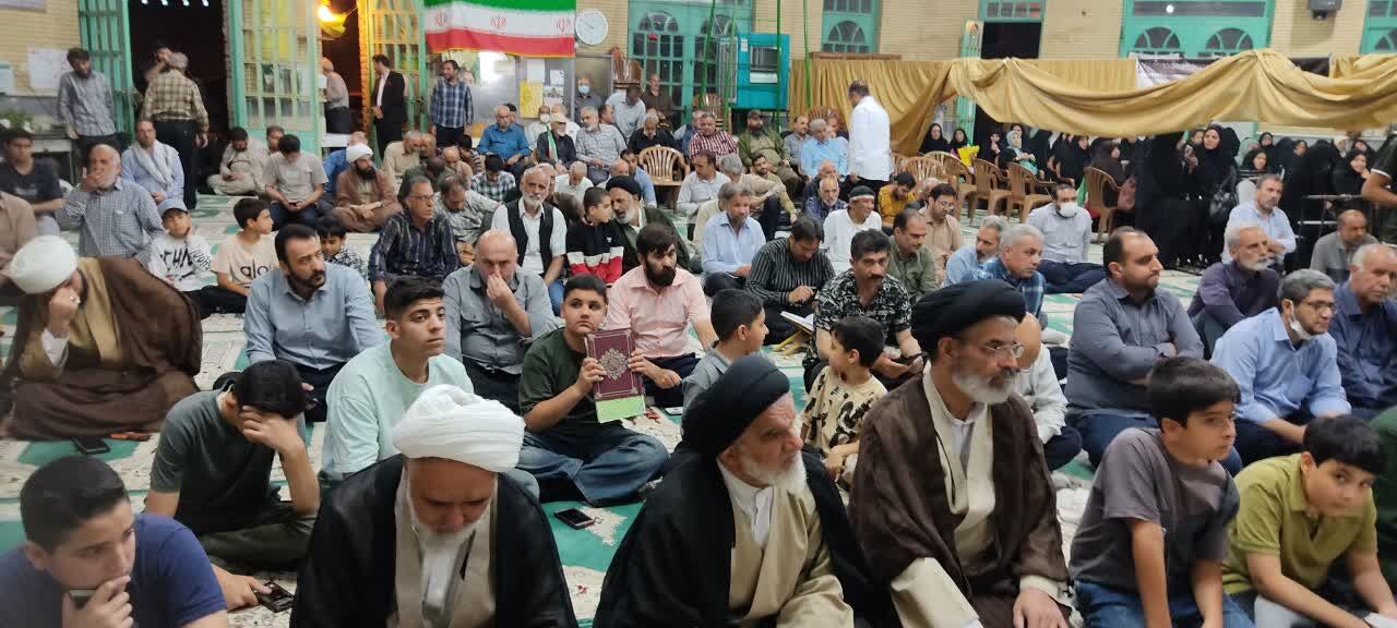 محفل انس با قرآن در مسجد الزهرا(س) نطنز برگزار شد