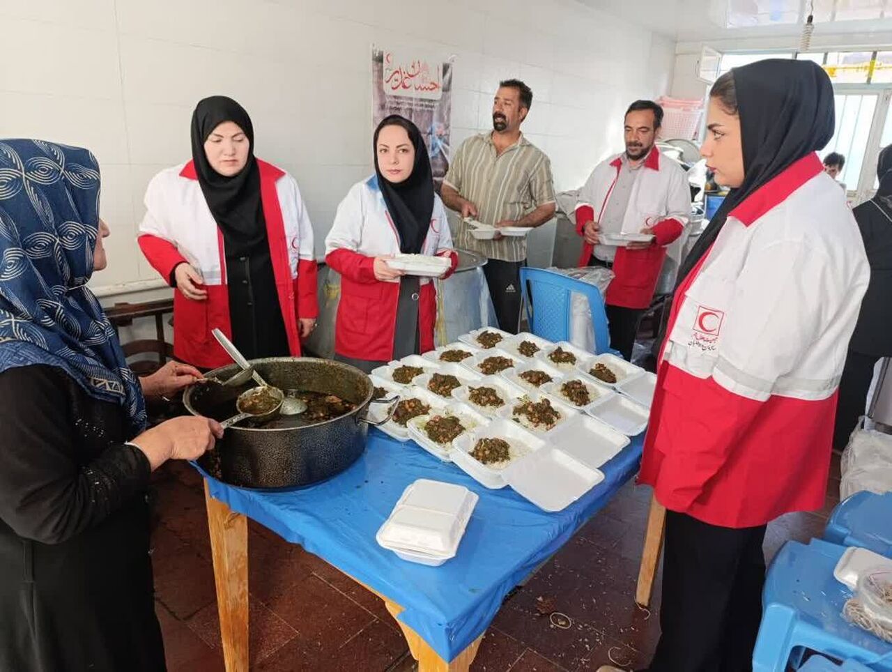 خدمت‌رسانی داوطلبانه هلال‌احمر کردستان به بیش از سه هزار نفر در دهه ولایت