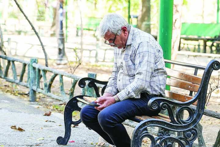 روش‌های غیرحضوری مشاهده و دریافت حکم حقوقی جدید بازنشستگان و مستمری‌بگیران