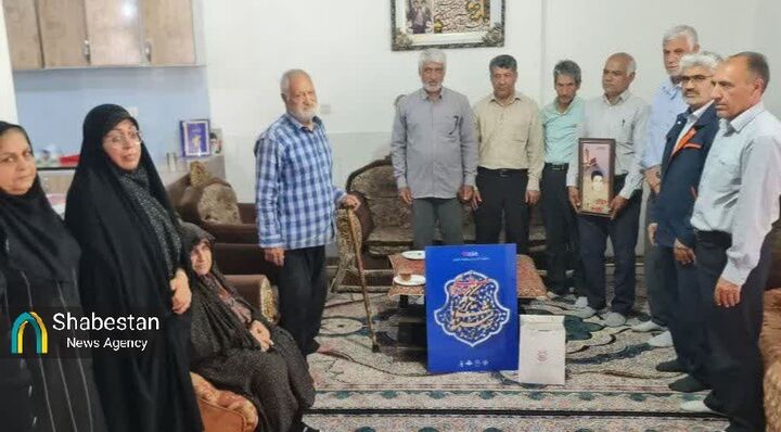 ستاره ۱۵ ساله‌ مسجدی در سه‌شنبه‌های تکریم شهدایی/ تجلیل کانون‌های مساجد شهربابک از خانواده شهید دهویی