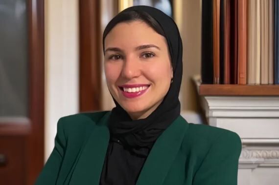 جدال بر سر حجاب در فرانسه؛ شکایت وکیل مسلمان فرانسوی از چهره‌های رسانه‌ای به اتهام اسلام‌هراسی