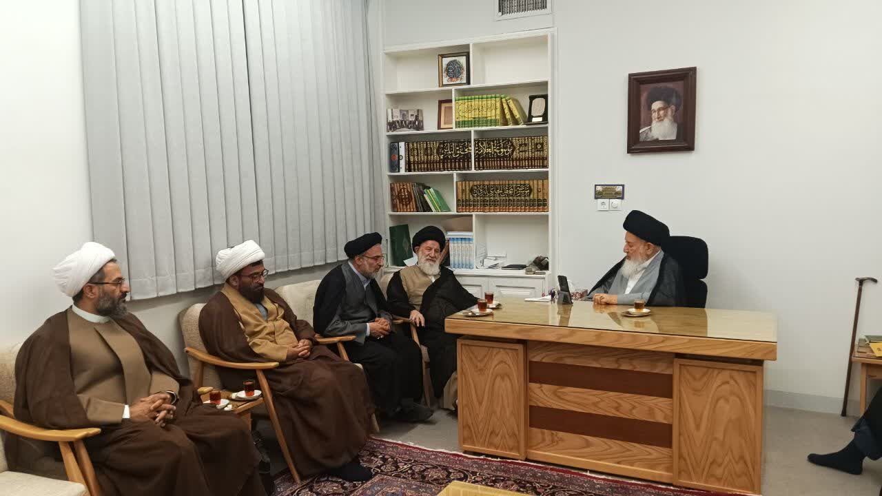 دیدار رئیس اوقاف با برخی از مراجع و علمای قم