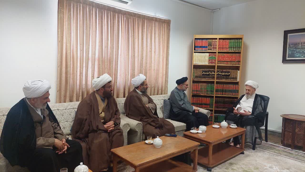 دیدار رئیس اوقاف با برخی از مراجع و علمای قم