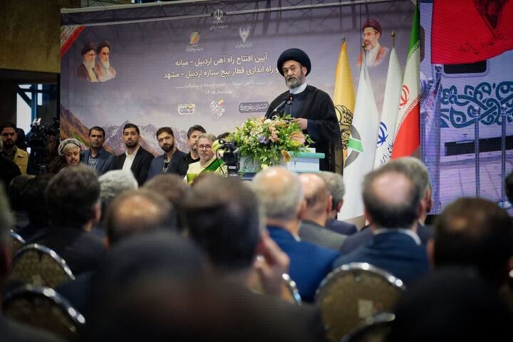 فاز مطالعاتی و عملیاتی اتصال راه آهن اردبیل به منطقه قفقاز در اولویت قرار گیرد