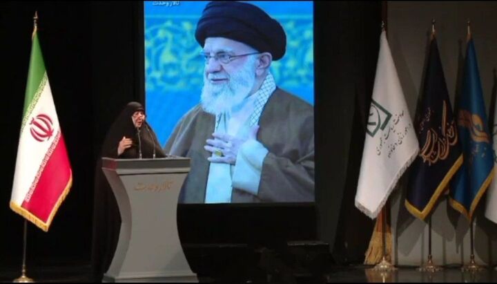 مادر شهیده زهرا حدادعادل: رهبر شهید مشوق جدی بانوان در ادامه تحصیل بودند