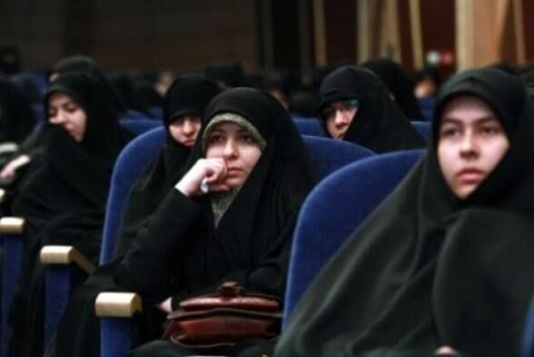 بانوان طلبه در محرم نقش راهبران تربیتی و الگوی سوم زن مسلمان را ایفا کنند