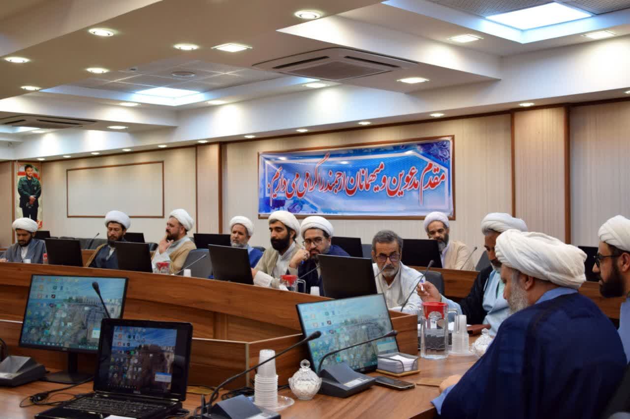 گردهمایی ائمه جماعات آران و بیدگل در آستانه محرم برگزار شد