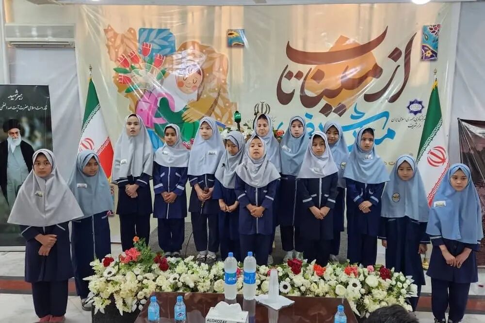 دانش‌آموزان بلخ برای شهدای میناب اشک ریختند