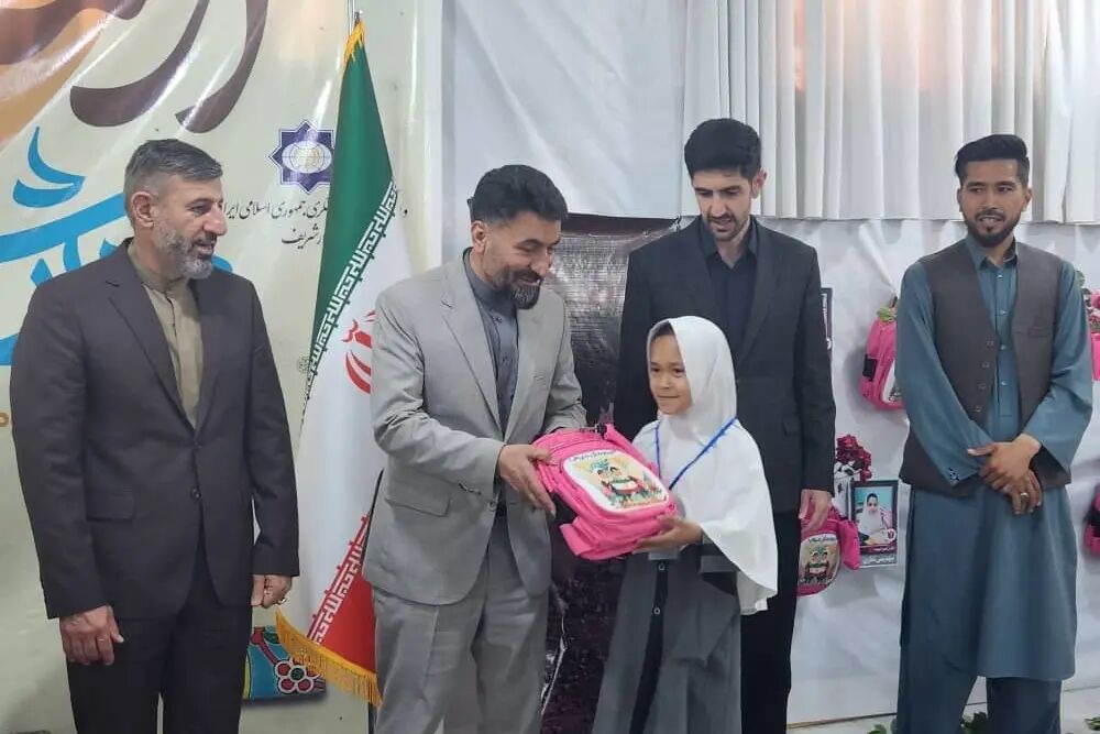 دانش‌آموزان بلخ برای شهدای میناب اشک ریختند