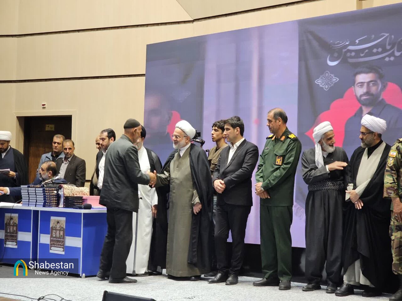 یادواره شهدای جنگ رمضان در سنندج؛ تجلی وحدت، ایثار و وفاداری مردم کردستان به انقلاب اسلامی