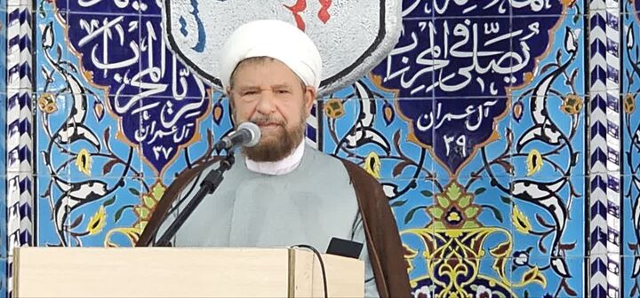 مجالس محرم صرفاً سوگواری نباشد، نسبت به مسائل اسلام روشنگری کند