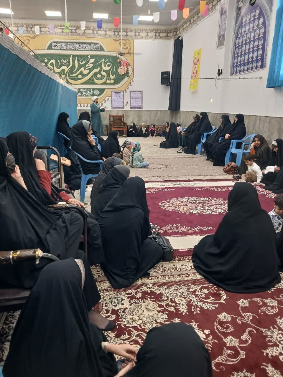 اولین جشن تولد نوزادی در شبستان مسجد امام هادی(ع) آران و بیدگل