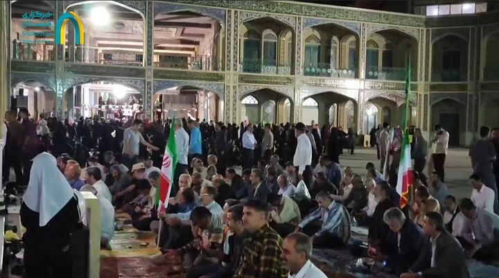 صدوچهارمین شب تجمع و راهپیمایی مردم شهرکرد