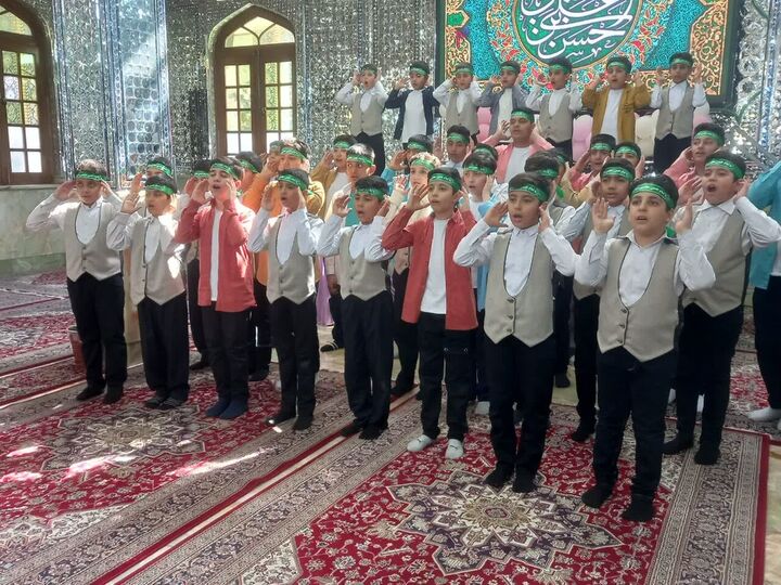 اجرای سرود کانون فرهنگی هنری «شهدای هریکنده» در نمایشگاه استانی جوانی جمعیت مازندران