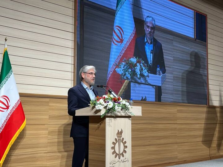 رشد و توسعه بدون حرکت بر لبه دانش امکان‌پذیر نیست