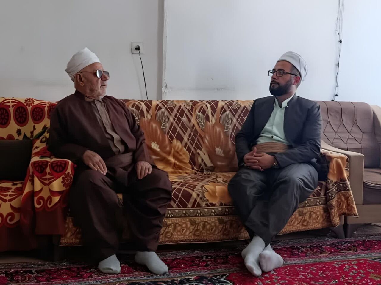 روحانیت محور وحدت اجتماعی؛ مطالبات معیشتی علما باید پیگیری شود