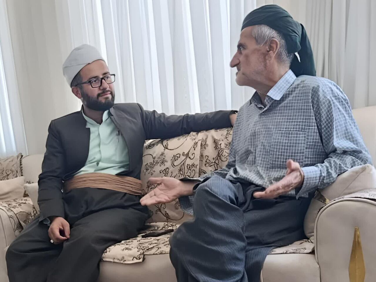 روحانیت محور وحدت اجتماعی؛ مطالبات معیشتی علما باید پیگیری شود