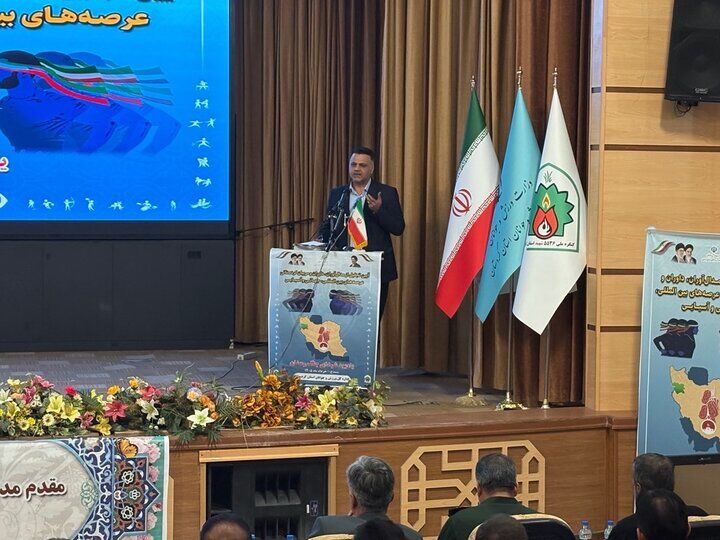 از دغدغه معیشت قهرمانان تا وعده تکمیل پروژه‌های نیمه‌تمام ورزشی کردستان