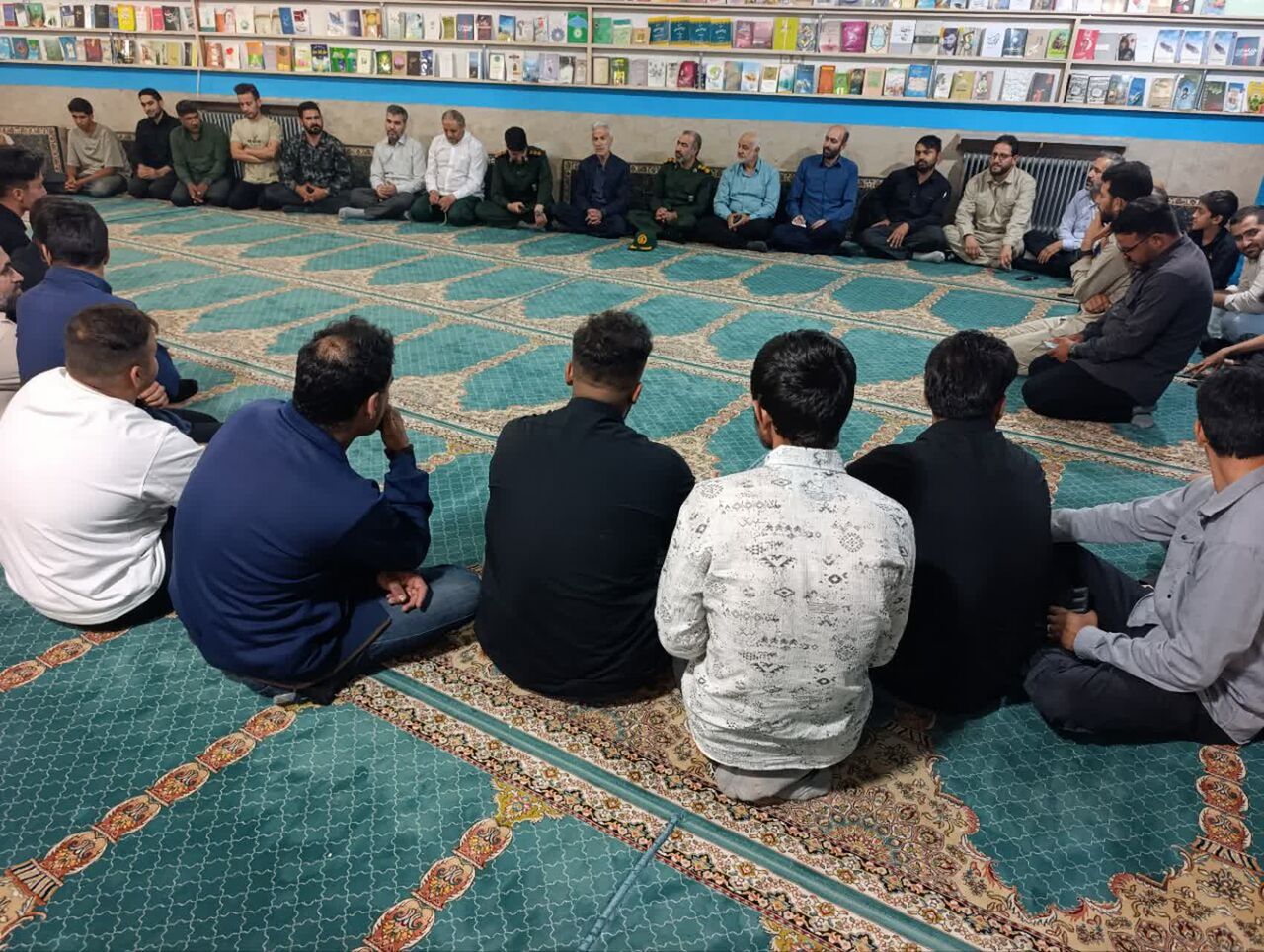 مساجد سنگرهای انقلاب هستند